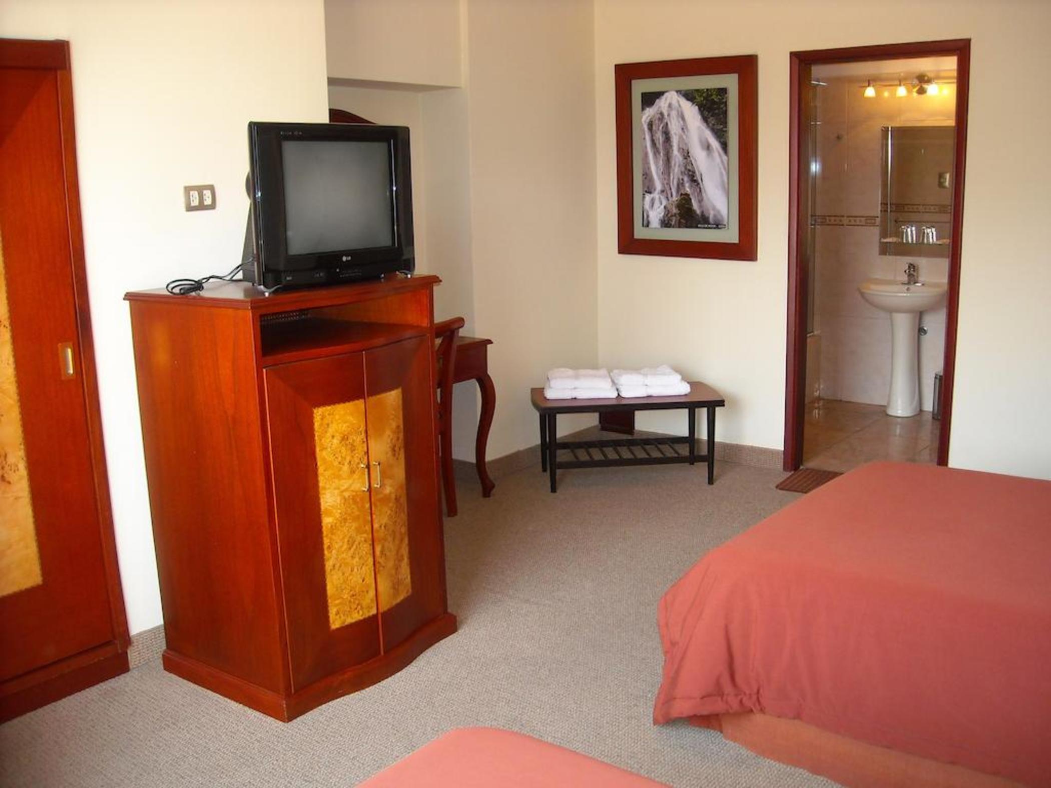 Hotel Continental Лима Екстериор снимка