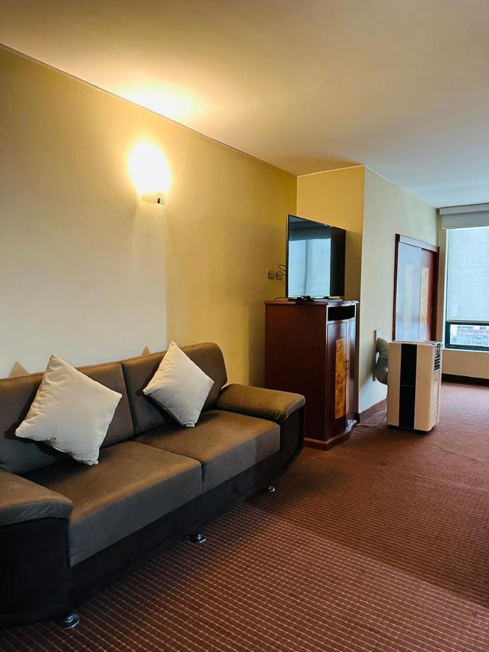 Hotel Continental Лима Екстериор снимка