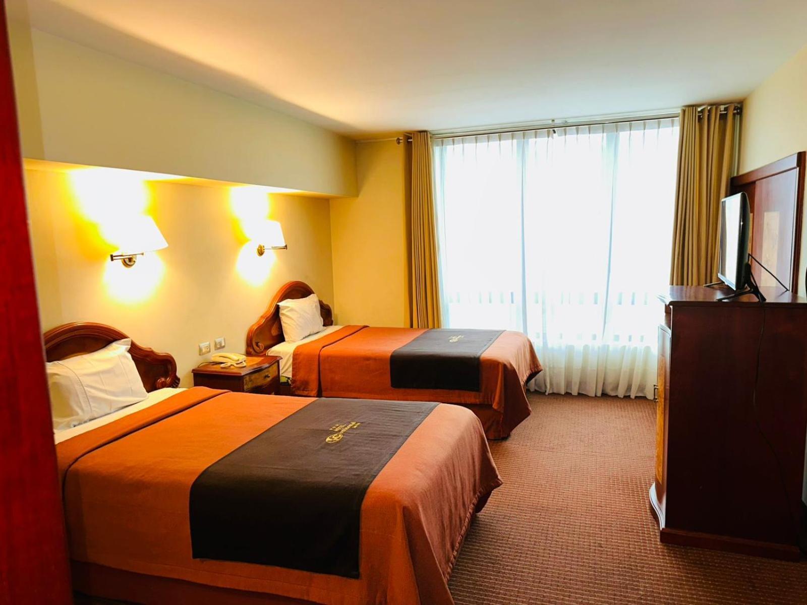 Hotel Continental Лима Екстериор снимка