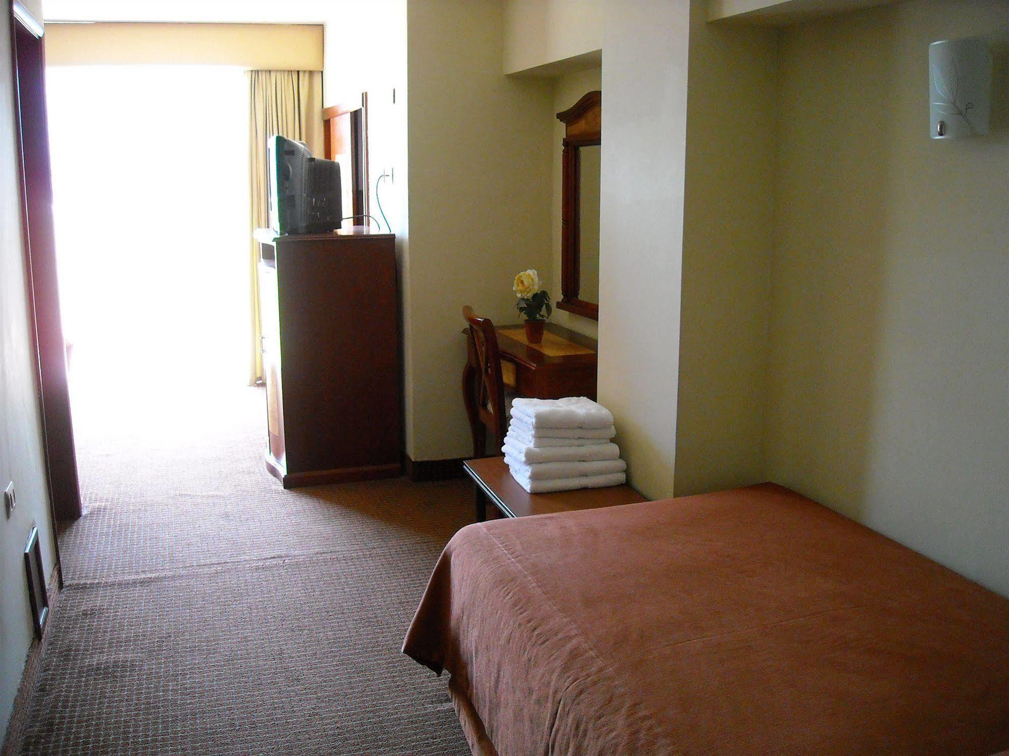 Hotel Continental Лима Екстериор снимка